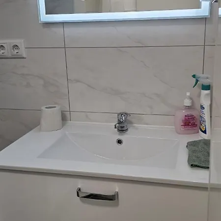Perle Mit Wasserblick Fuer 1-8 Gaeste *